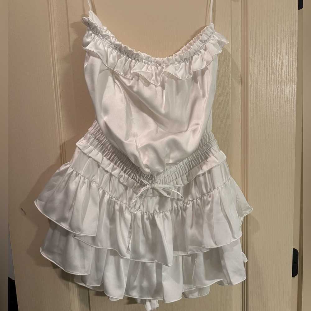 White, strapless romper